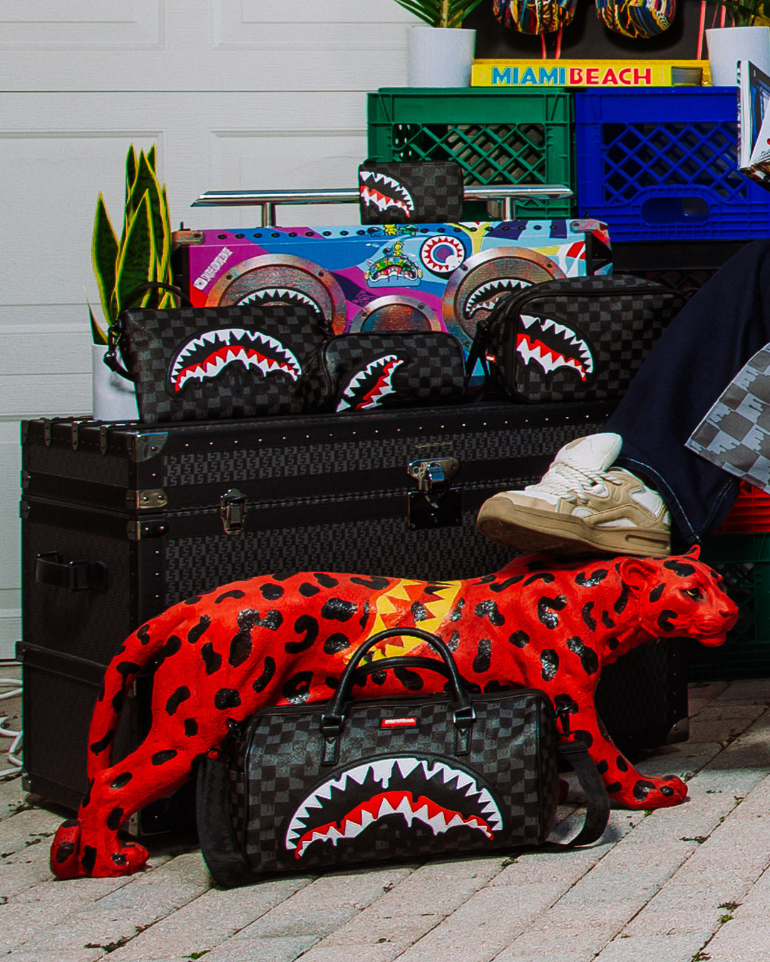 SPRAYGROUND® POUCH SHARKS IN PARIS THUNDERDRIP POUCH